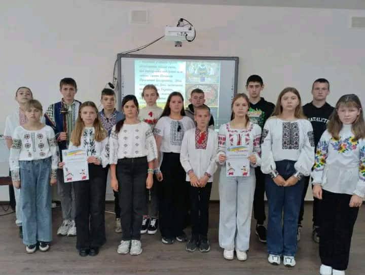 Хайи живе козацькаи воля, хай живе козацький дух!